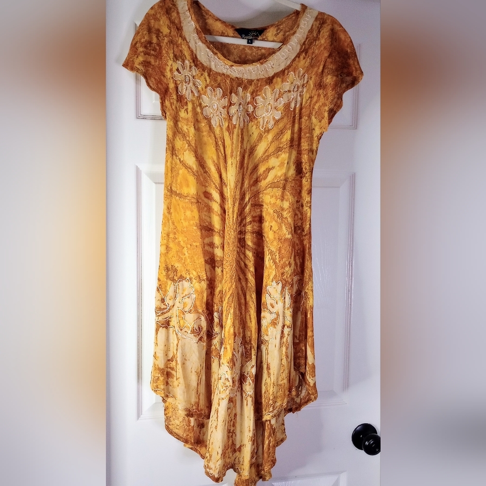 Riveria Sun Yellow Sun Burst Tie Dye Embroidered Floral Stitching Size Large
